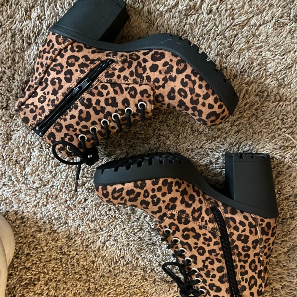 BNWOB Cheetah print boots 🥾